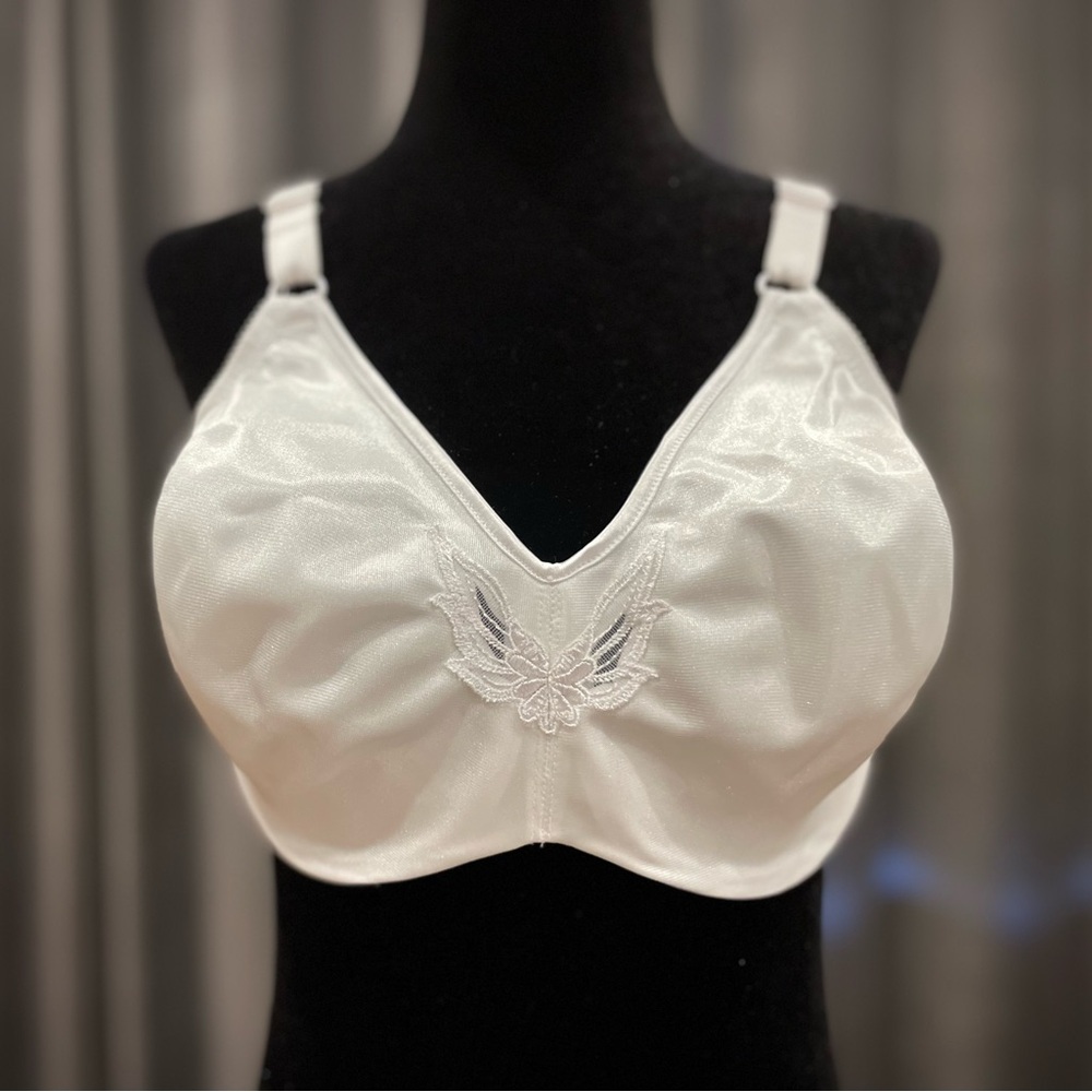 WonderBra satin 34DDD bra